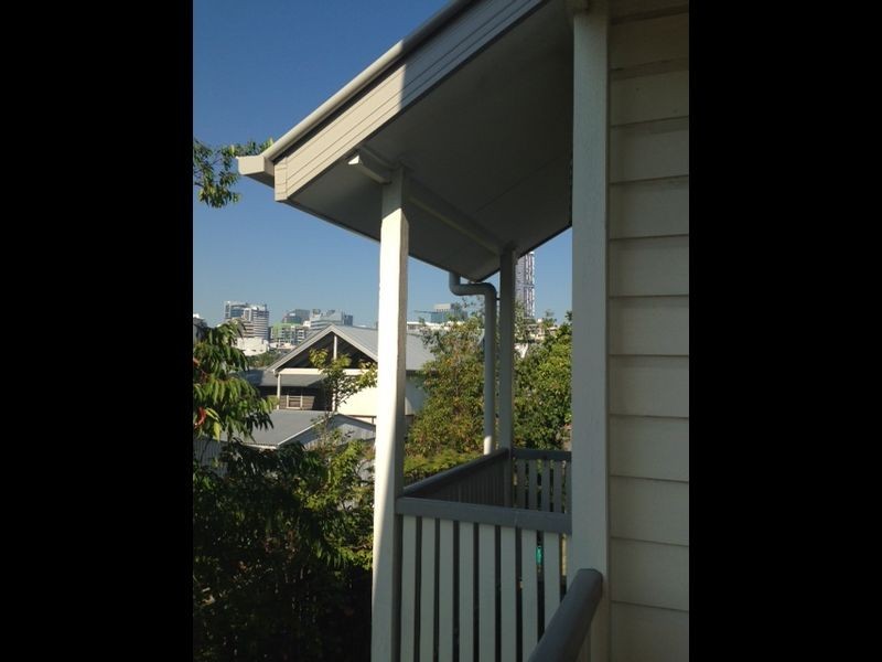 43 York Parade, Spring Hill QLD 4000