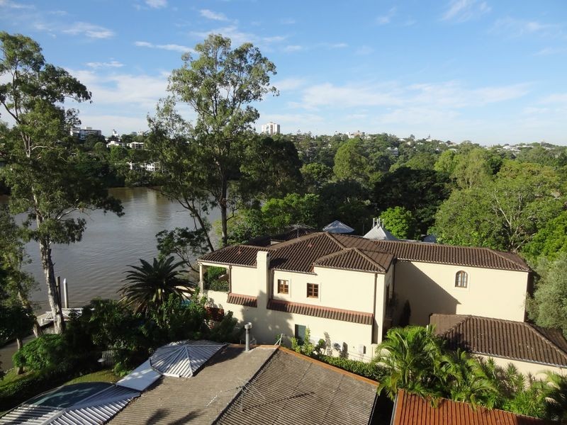 9/172 Macquarie Street, St Lucia QLD 4067