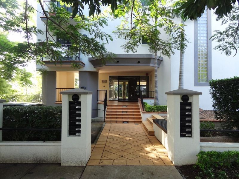 9/172 Macquarie Street, St Lucia QLD 4067