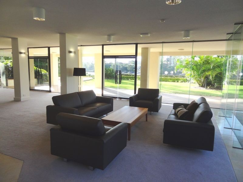 9/172 Macquarie Street, St Lucia QLD 4067