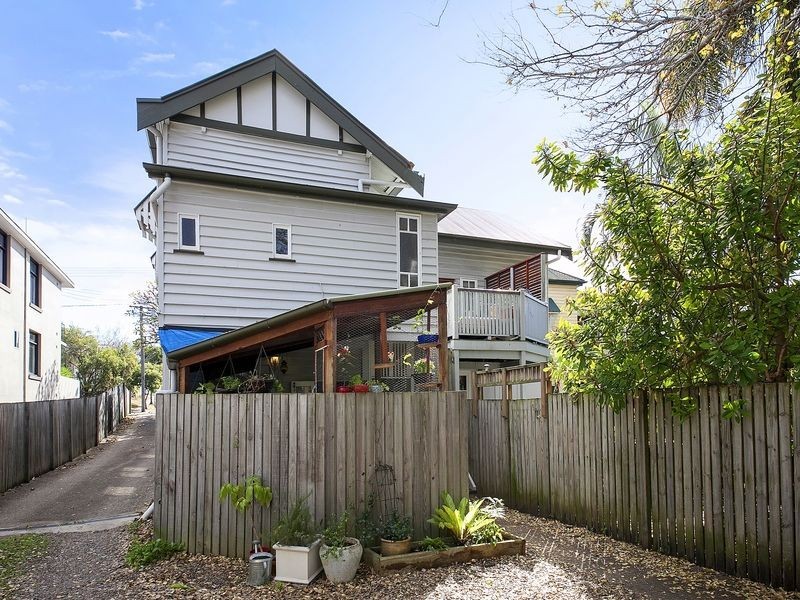 2/147 Merthyr Road, New Farm QLD 4005