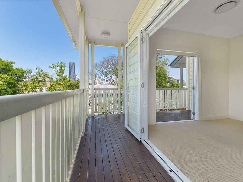 43 York Parade, Spring Hill QLD 4000