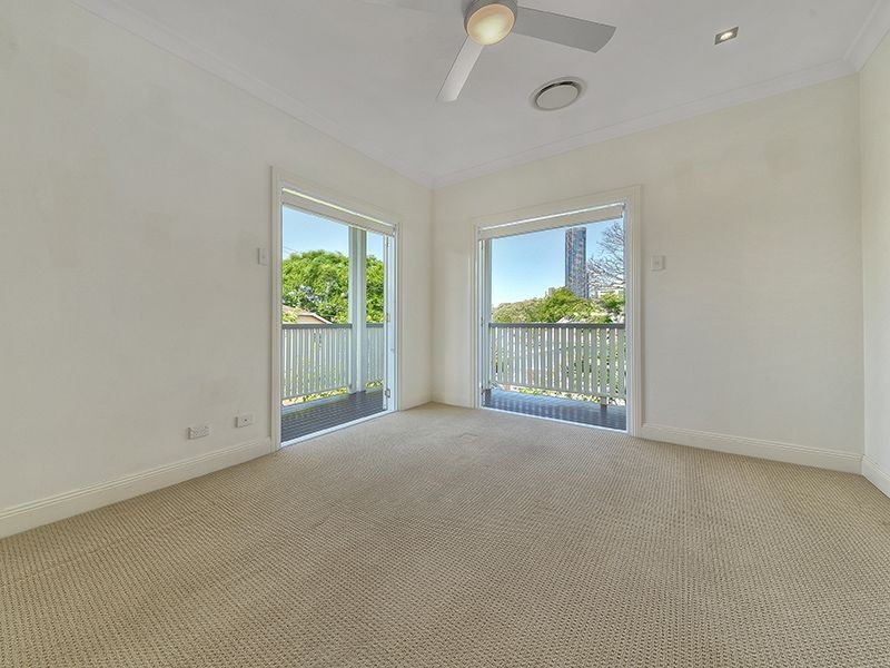 43 York Parade, Spring Hill QLD 4000