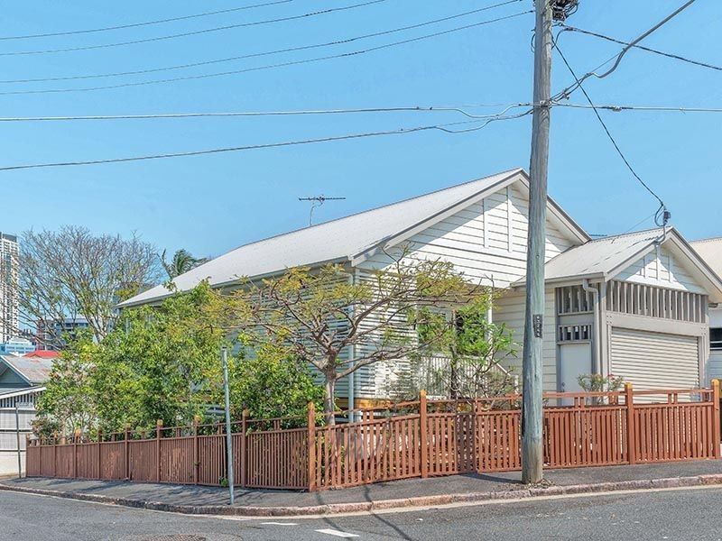 43 York Parade, Spring Hill QLD 4000