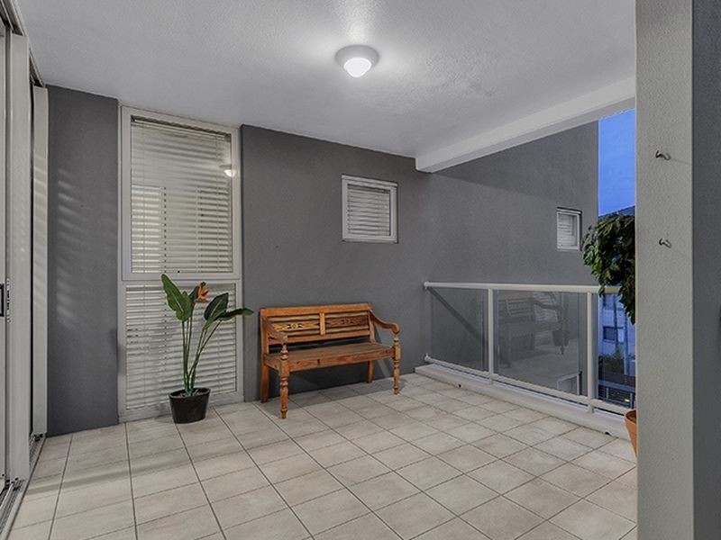 304/42 Newstead Terrace, Newstead QLD 4006