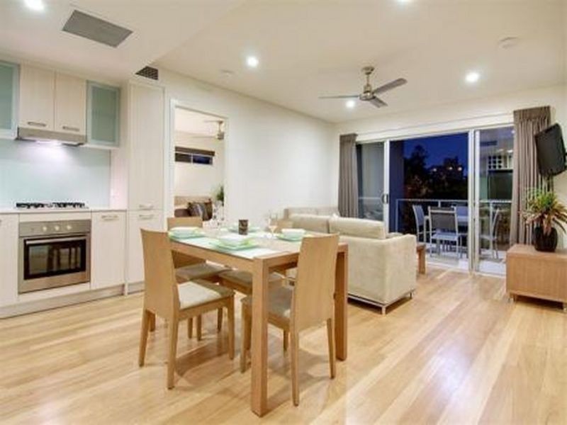 10/221 Sir Fred Schonell Drive, St Lucia QLD 4067