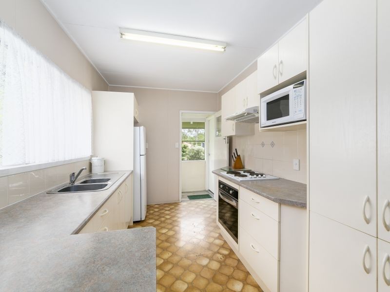 18 Ormuz Road, Yeronga QLD 4104