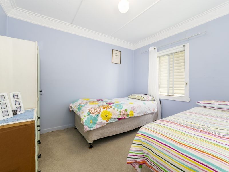 18 Ormuz Road, Yeronga QLD 4104