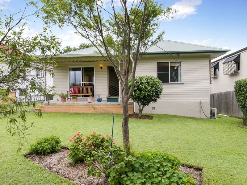 18 Ormuz Road, Yeronga QLD 4104