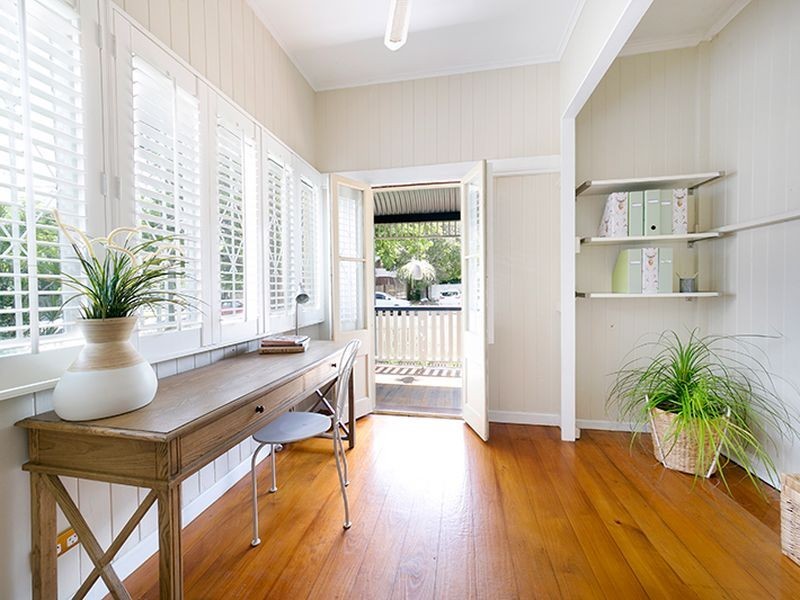 29 Livingstone Street, Yeerongpilly QLD 4105