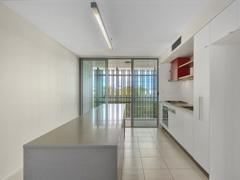 335/16 Waterline Crescent, Bulimba QLD 4171