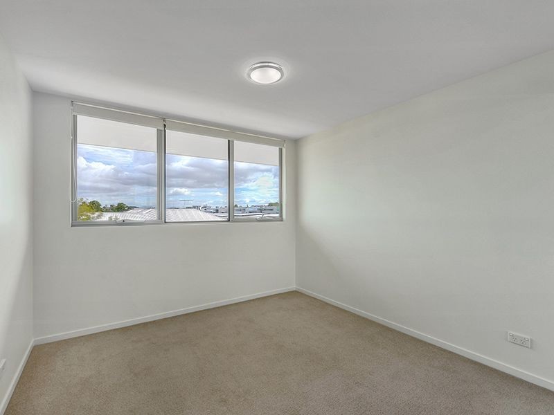 335/16 Waterline Crescent, Bulimba QLD 4171