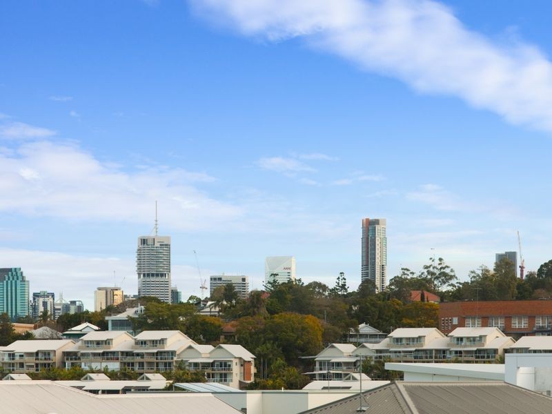 335/16 Waterline Crescent, Bulimba QLD 4171
