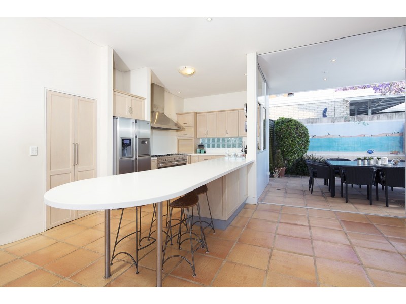 84 Markwell Street, Hamilton QLD 4007