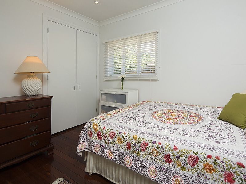 152 Highland Terrace, St Lucia QLD 4067