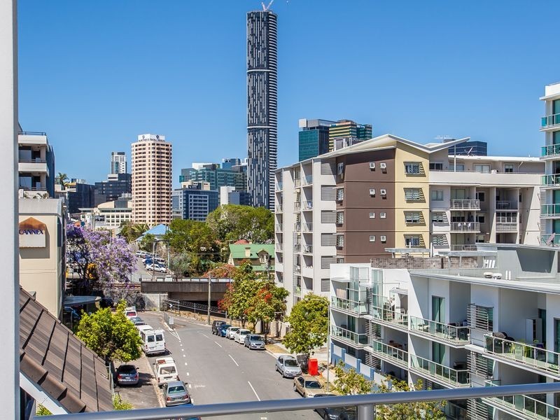33/482-488 Upper Roma Street, Brisbane City QLD 4000