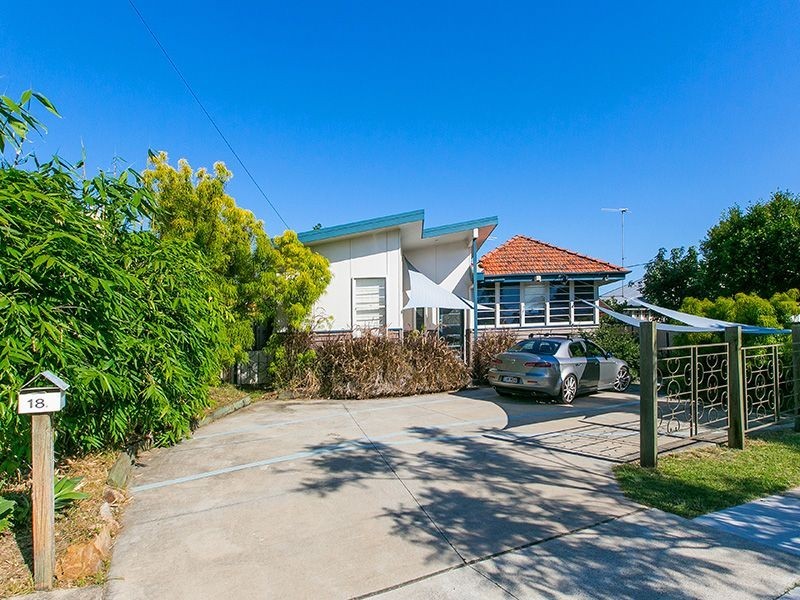 18 Luxworth Street, Moorooka QLD 4105