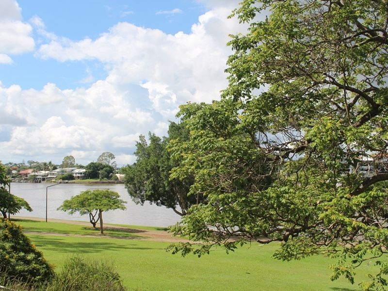 2/102 Oxlade Drive, New Farm QLD 4005