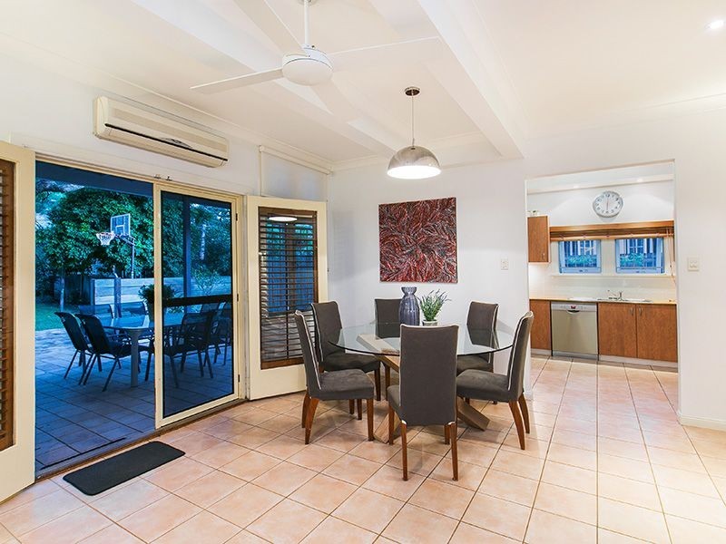 10 Stevens Street, Yeronga QLD 4104