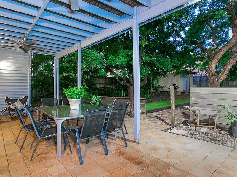 10 Stevens Street, Yeronga QLD 4104