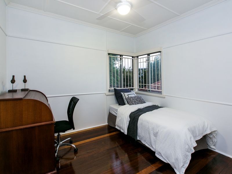 10 Stevens Street, Yeronga QLD 4104