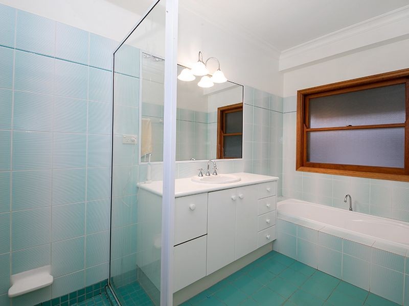 20 Grimes Street, Yeronga QLD 4104