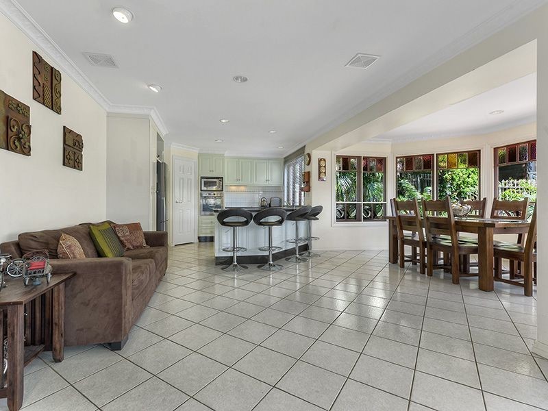 6 Castle Hill Drive, Murrumba Downs QLD 4503