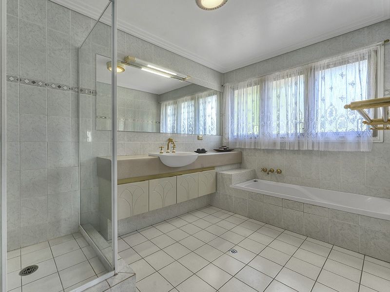6 Castle Hill Drive, Murrumba Downs QLD 4503