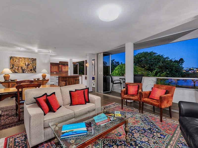 2/128 Oxlade Drive, New Farm QLD 4005