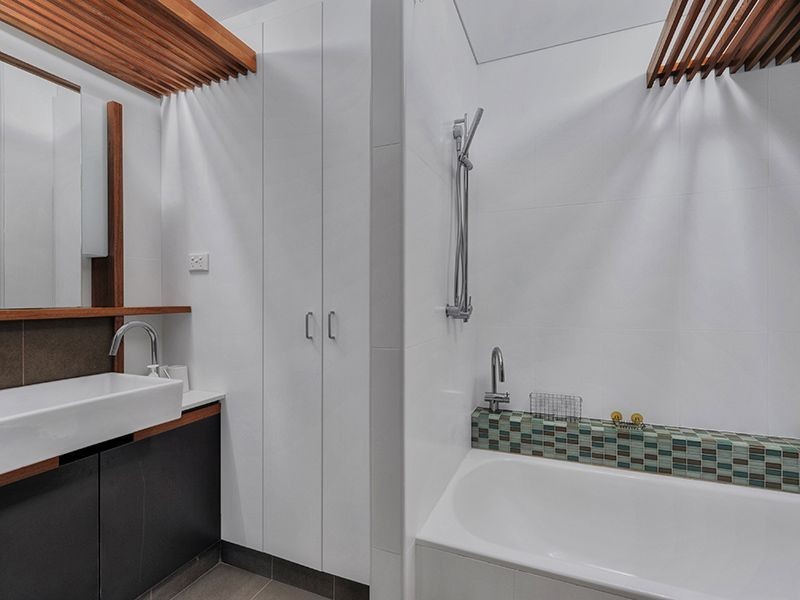 2/128 Oxlade Drive, New Farm QLD 4005