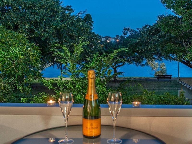 2/128 Oxlade Drive, New Farm QLD 4005