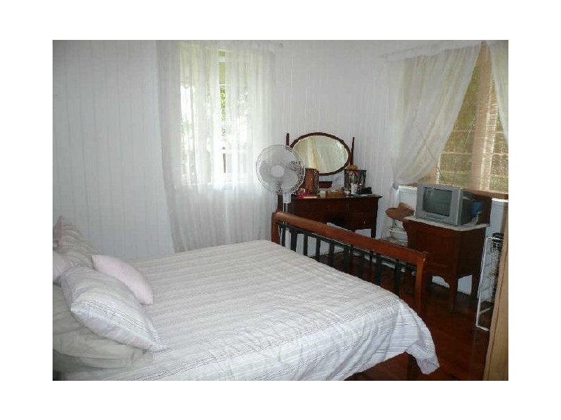 26 Fewings Street, Toowong QLD 4066