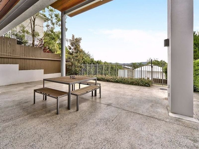 16 Mikado Street, Hamilton QLD 4007