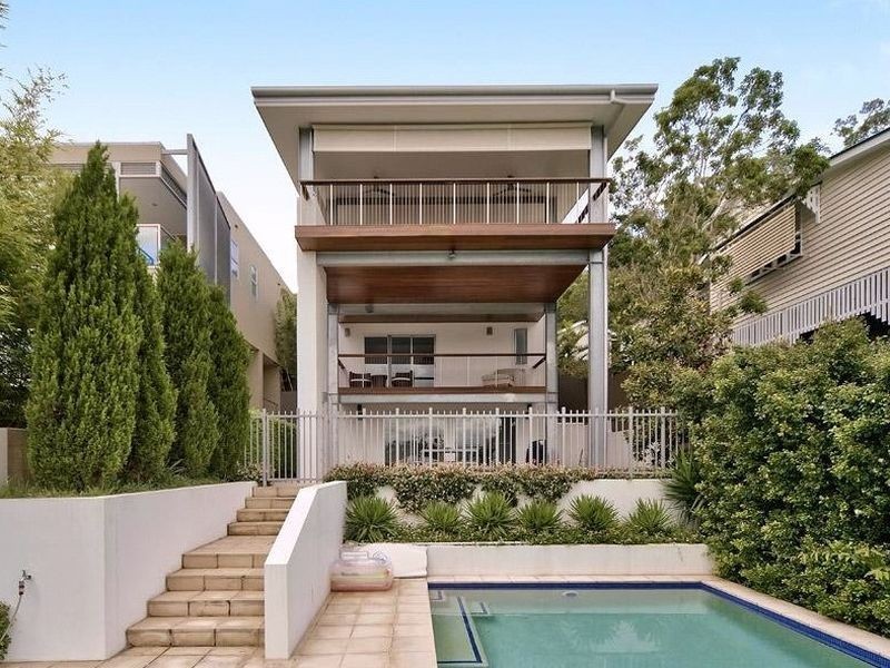 16 Mikado Street, Hamilton QLD 4007