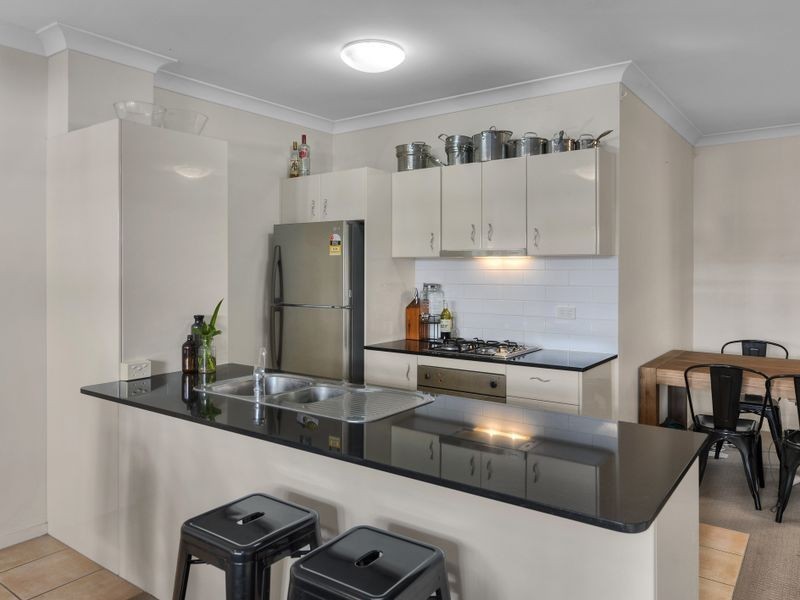 2/120 Commercial Road, Teneriffe QLD 4005