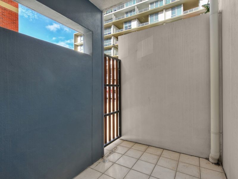 2/120 Commercial Road, Teneriffe QLD 4005