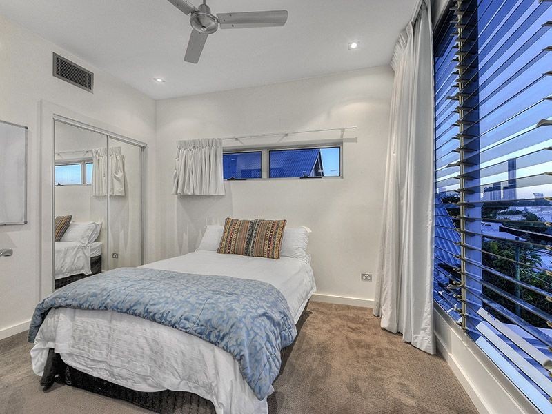 15 Davidson Terrace, Teneriffe QLD 4005