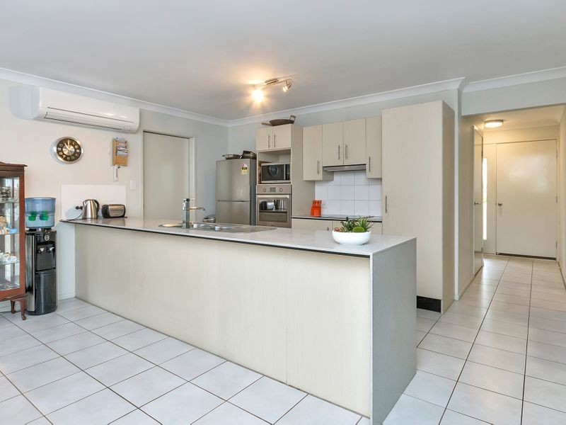 17 Figtree Court, Yamanto QLD 4305