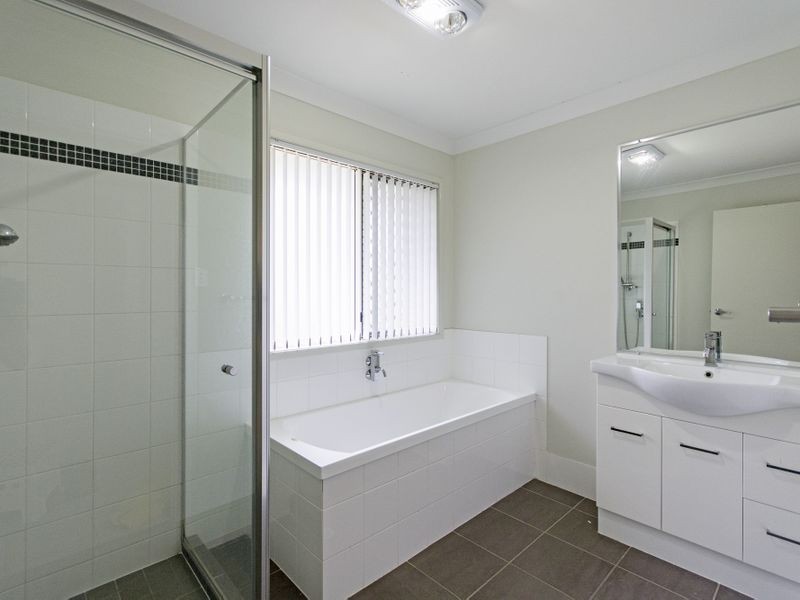 17 Figtree Court, Yamanto QLD 4305