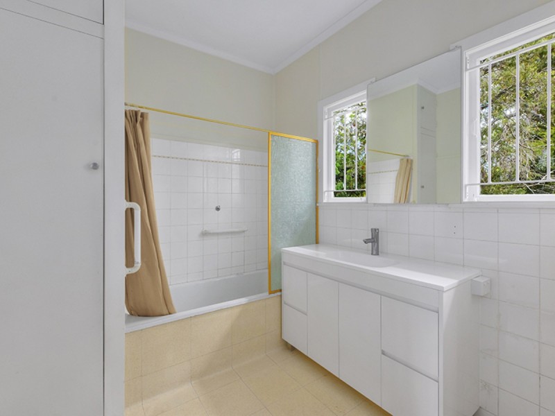 7 Sector Street, Coorparoo QLD 4151