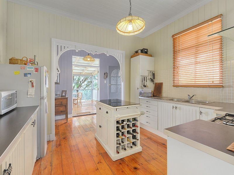 27a Kaye Street, Bardon QLD 4065