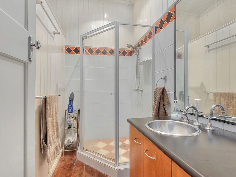 27a Kaye Street, Bardon QLD 4065