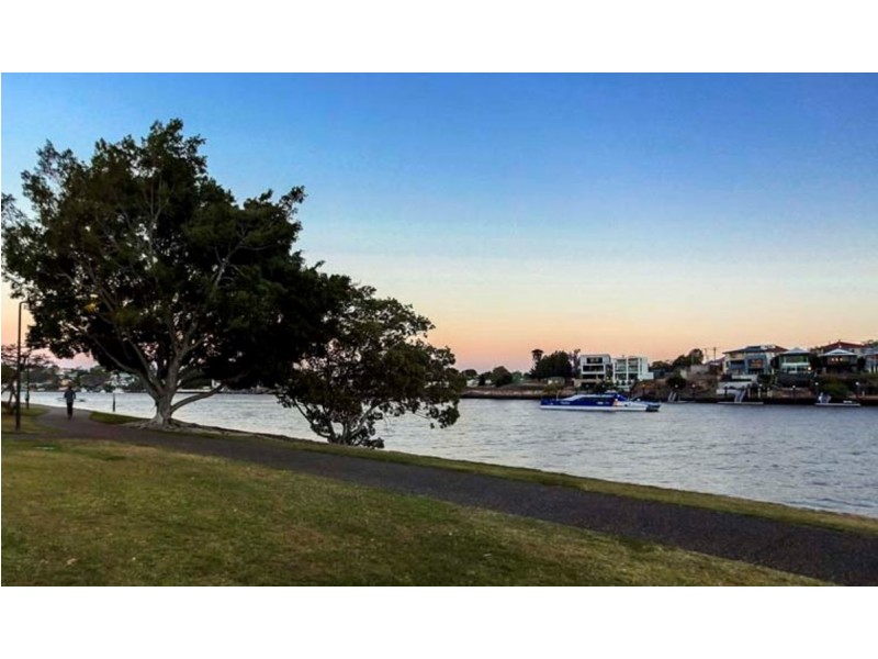 2A/172 Oxlade Drive, New Farm QLD 4005