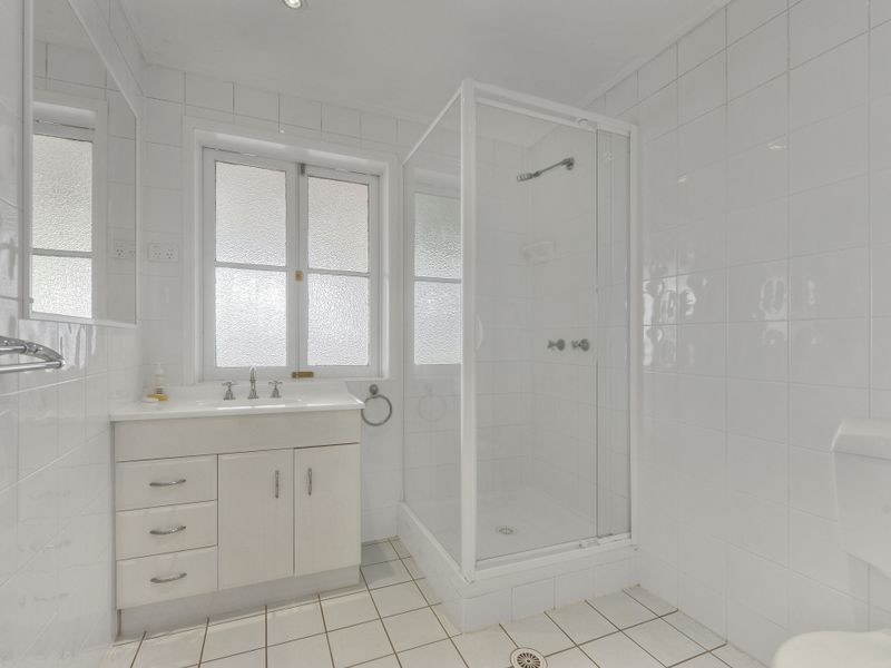 27b Kaye Street, Bardon QLD 4065