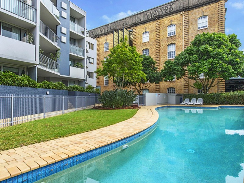 1/10 Vernon Terrace, Teneriffe QLD 4005