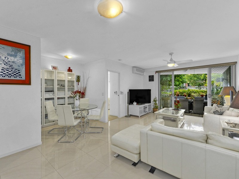 1/10 Vernon Terrace, Teneriffe QLD 4005