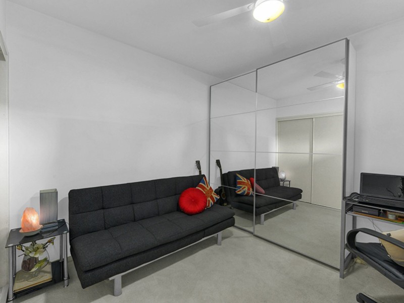 1/10 Vernon Terrace, Teneriffe QLD 4005
