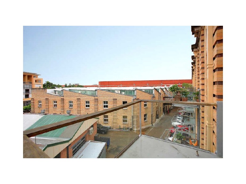 61/36 Vernon Terrace, Teneriffe QLD 4005
