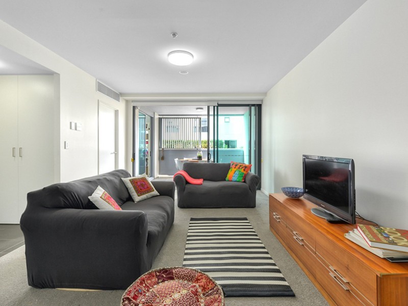 18 Thorn Street, Kangaroo Point QLD 4169