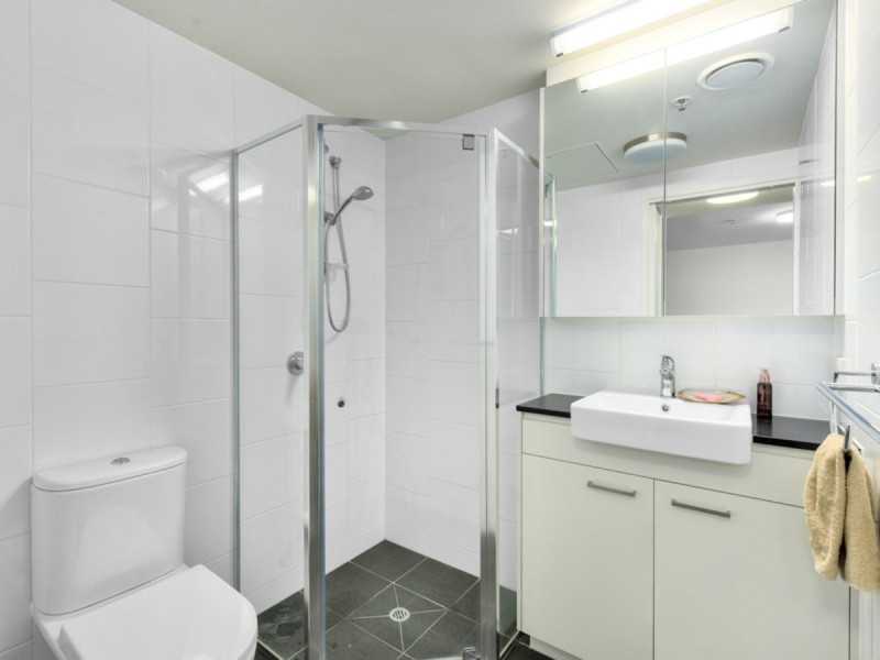 18 Thorn Street, Kangaroo Point QLD 4169